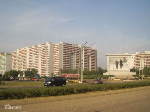 133-pyongyang-murals-unavoidable